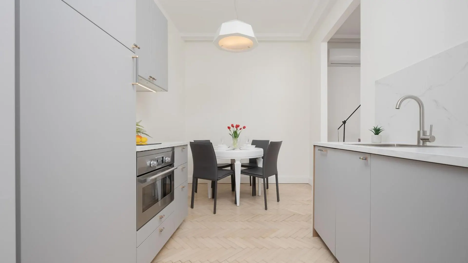 Modern Apartments With Air Conditioning In Warsaw Close To Three Parks By Renters Prestige Poland