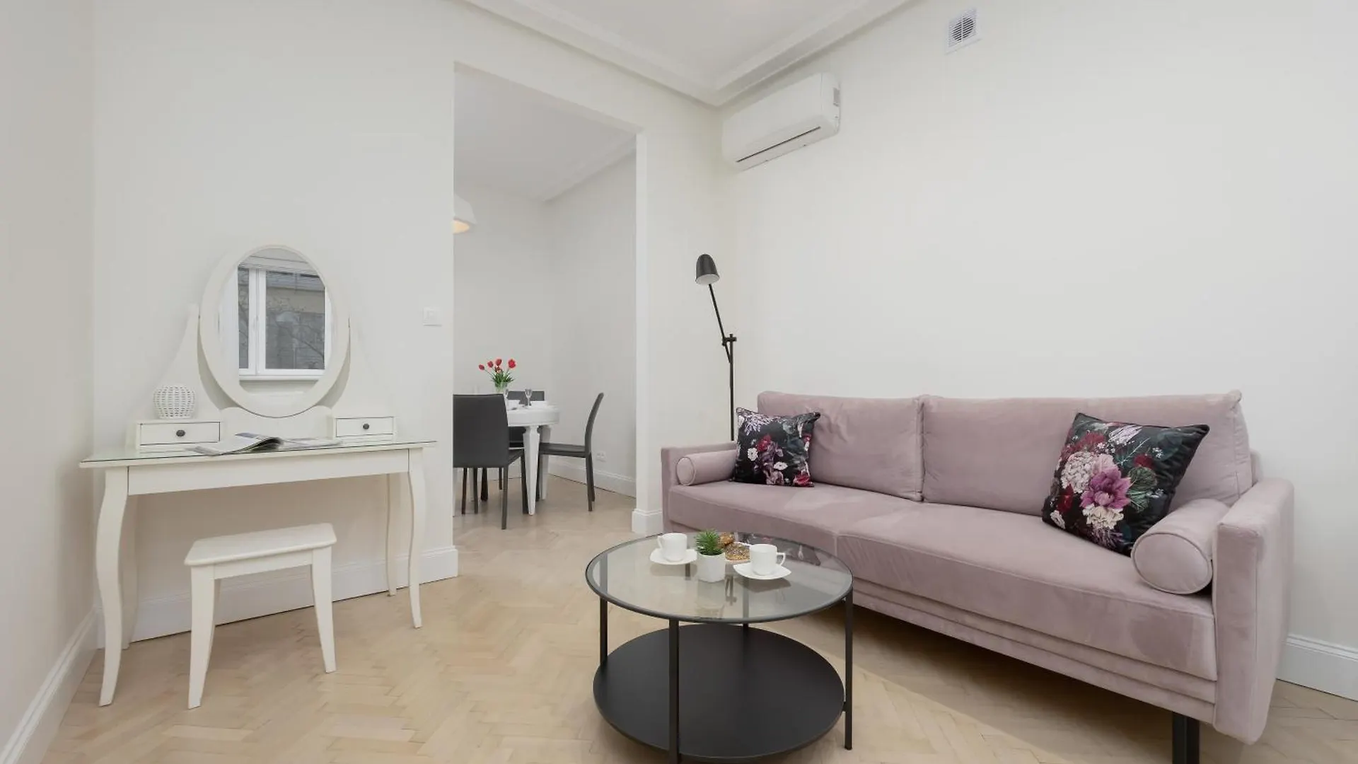 Modern Apartments With Air Conditioning In Warsaw Close To Three Parks By Renters Prestige Poland