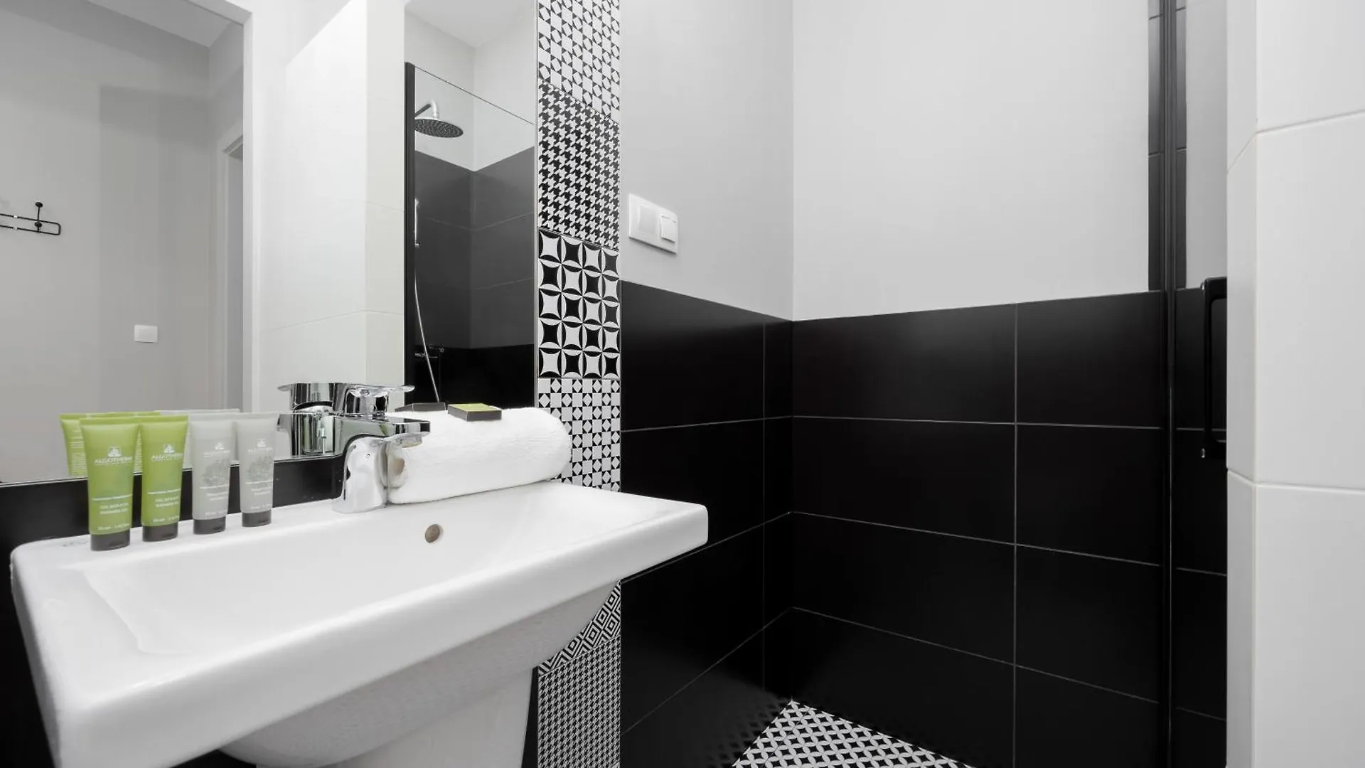 Modern Apartments With Air Conditioning In Warsaw Close To Three Parks By Renters Prestige 0*,